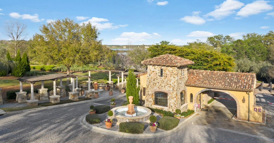 Bella Collina Entrance