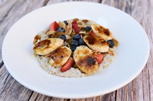 Creamy_Oatmeal_Bowl_Caramelized_Bananas