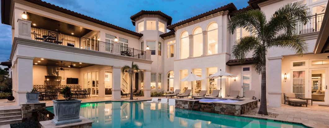 Landmark-Luxury-Home-with-Pool-Balcony-Bar-1