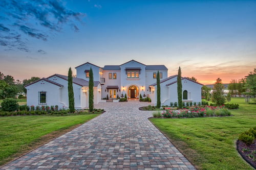 7 Reasons to Invest in a Luxury Home in a Gated Community
