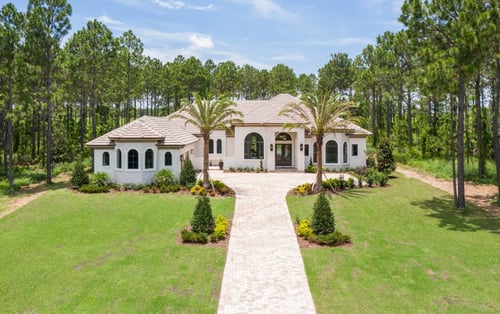 The Advantages of Building a Custom Home in a Luxury Gated Community