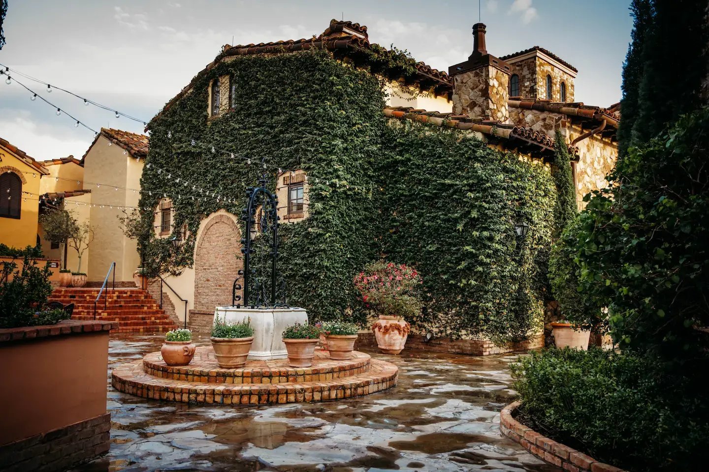 Bella Collina Courtyard