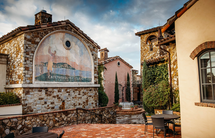 Outdoor wall mural at Bella Collina Clubhouse 