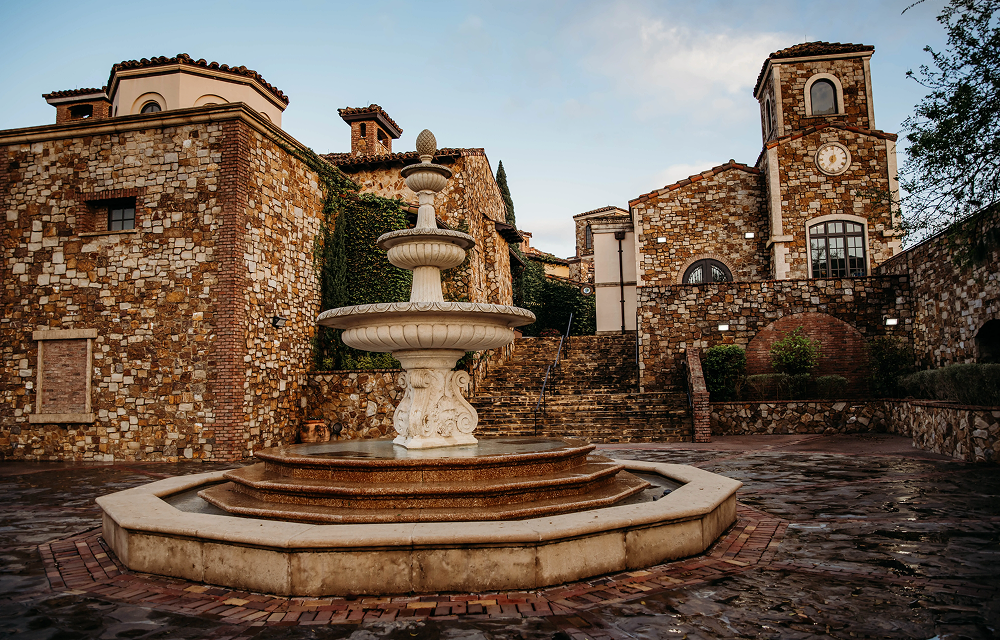 Bella Collina Clubhouse fountain area