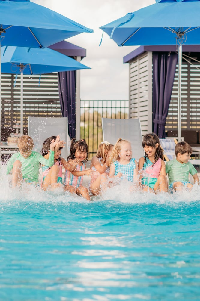 La Piscina Pool Party Kids Splashing