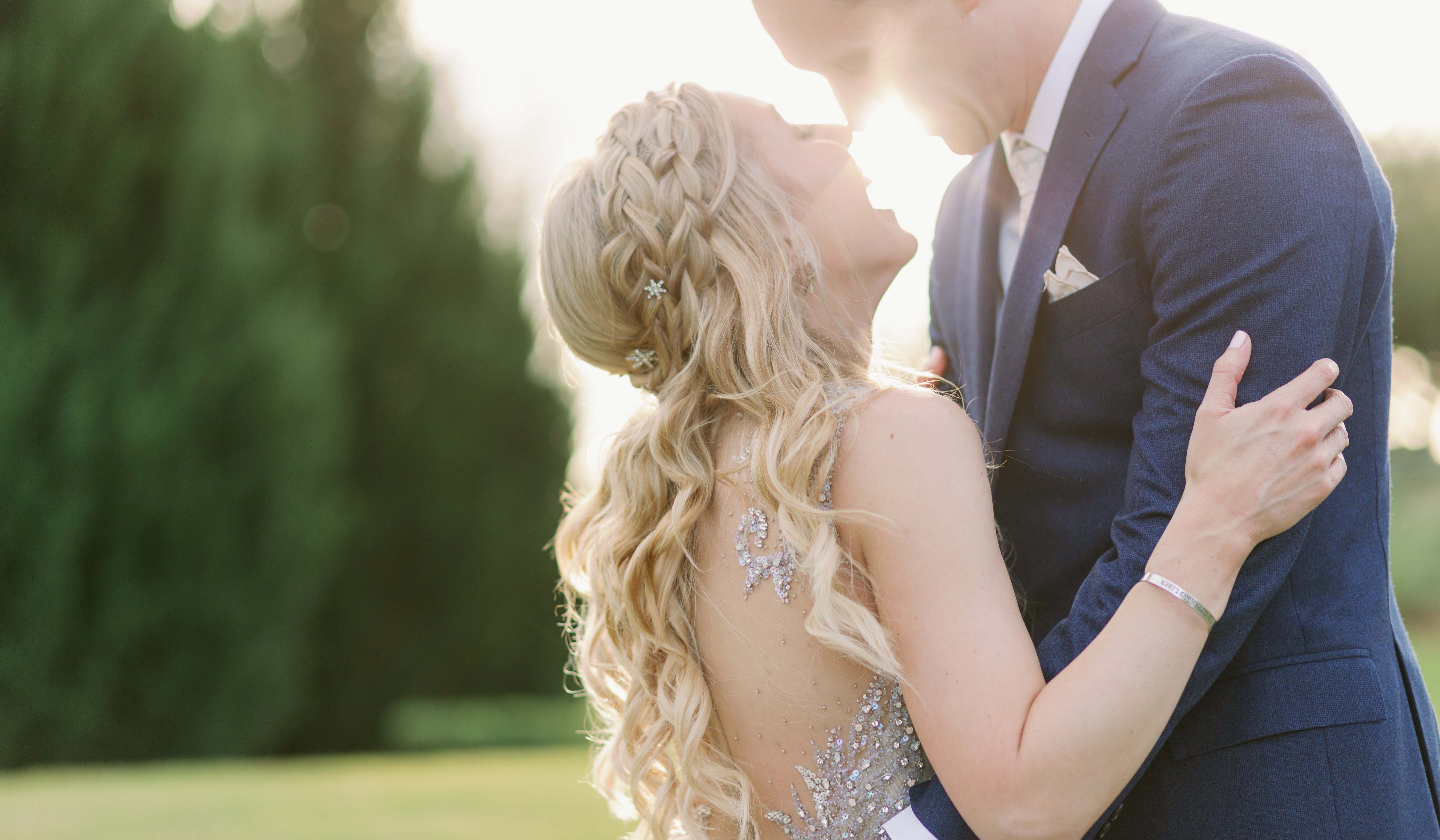 A Fun-filled Bangalore Wedding Where The Bride Transformed Her Grandmom's  Heirloom Saree | Indian wedding hairstyles, Indian hairstyles, Indian bridal  hairstyles